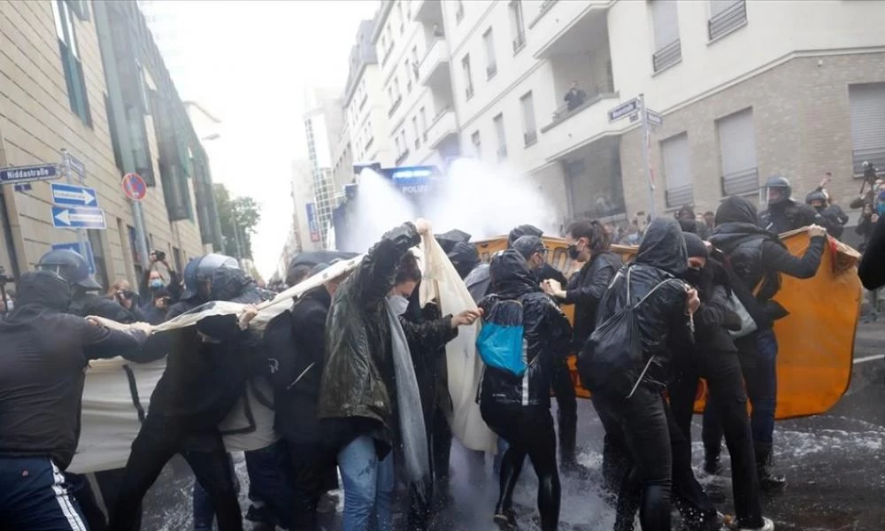 Ως την άνοιξη οι περιορισμοί πιθανόν θα μείνουν στη Γερμανία